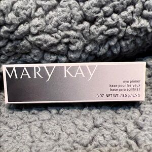 Mary Kay Eye Primer in Elegant Black and Pink